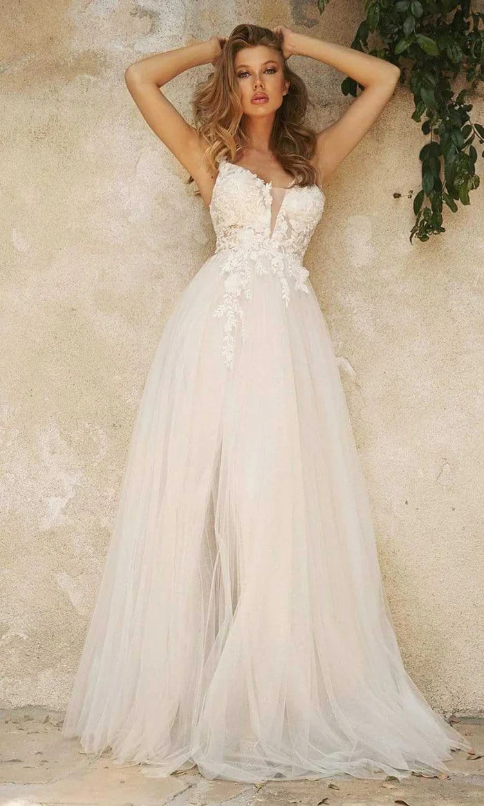Applique Sleeveless Layered Tulle Gown Wedding Dresses