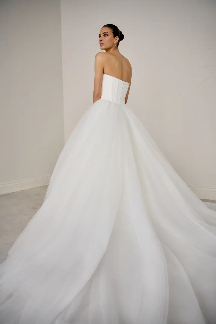 Basque Waist Tulle Ball Gown with Front Corset Ties Wedding Dresses