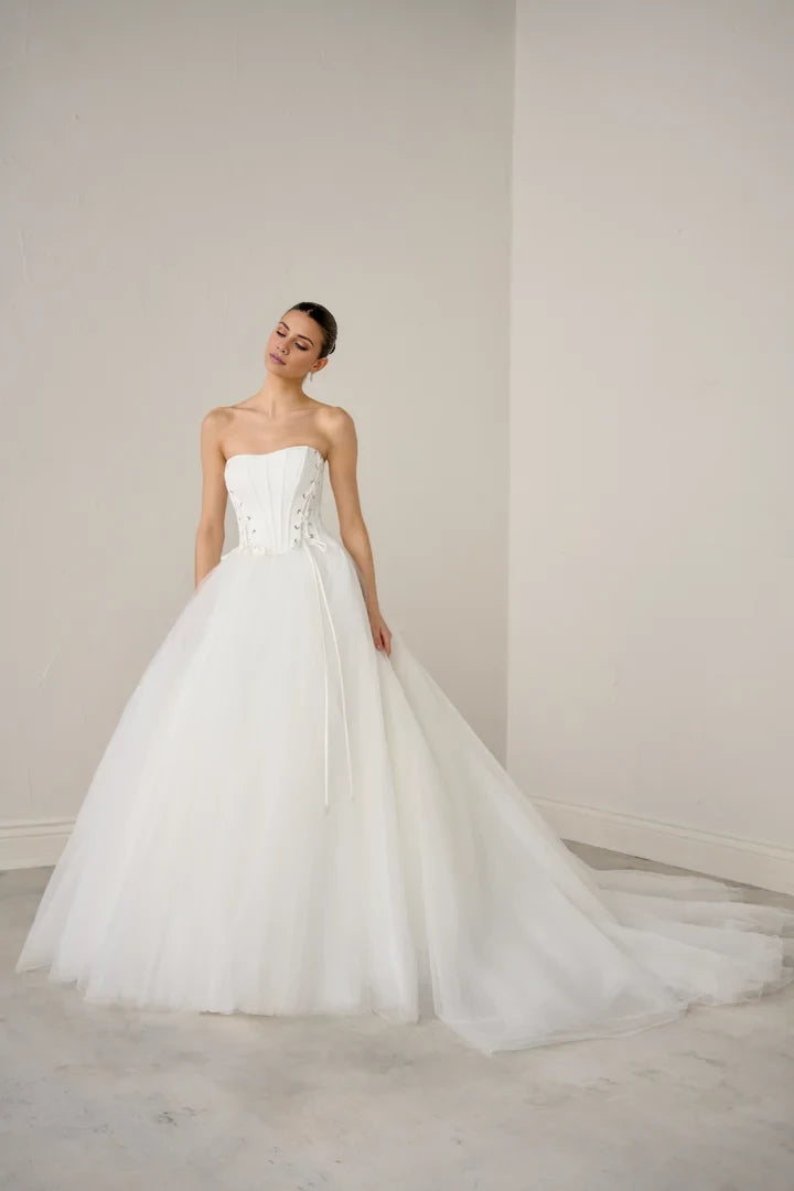 Basque Waist Tulle Ball Gown with Front Corset Ties Wedding Dresses