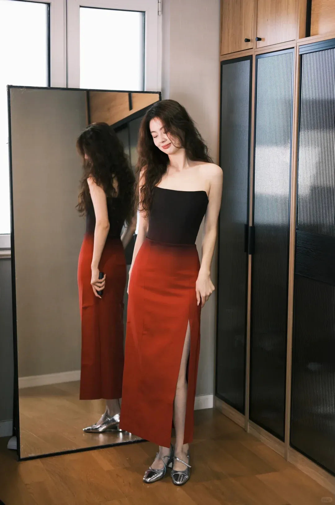 Black-to-Rust Gradient Strapless Midi Dress with High Slit