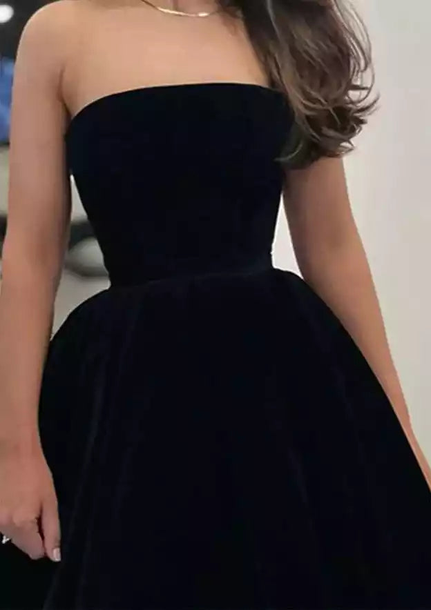 Black Velvet Strapless Fit-and-Flare Gown – Luxe & Timeless Evening Party Dress