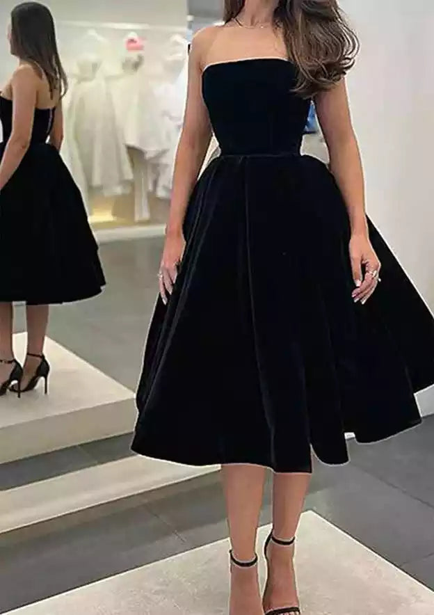 Black Velvet Strapless Fit-and-Flare Gown – Luxe & Timeless Evening Party Dress