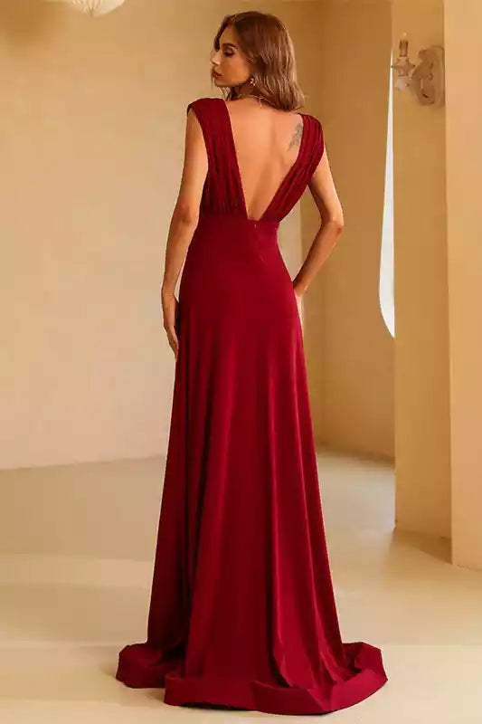 Burgundy Sleeveless Deep V-Back Gown – Elegant & Refined Evening Party Dress