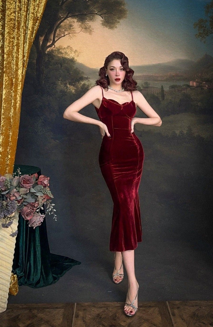 Burgundy Velvet Strapless Sweetheart Mermaid Midi Dress