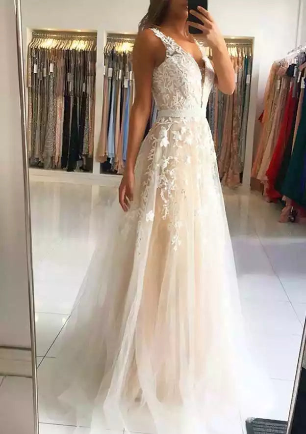 Champagne Tulle Lace-Embellished A-Line Gown – Romantic & Elegant Evening Party Dress