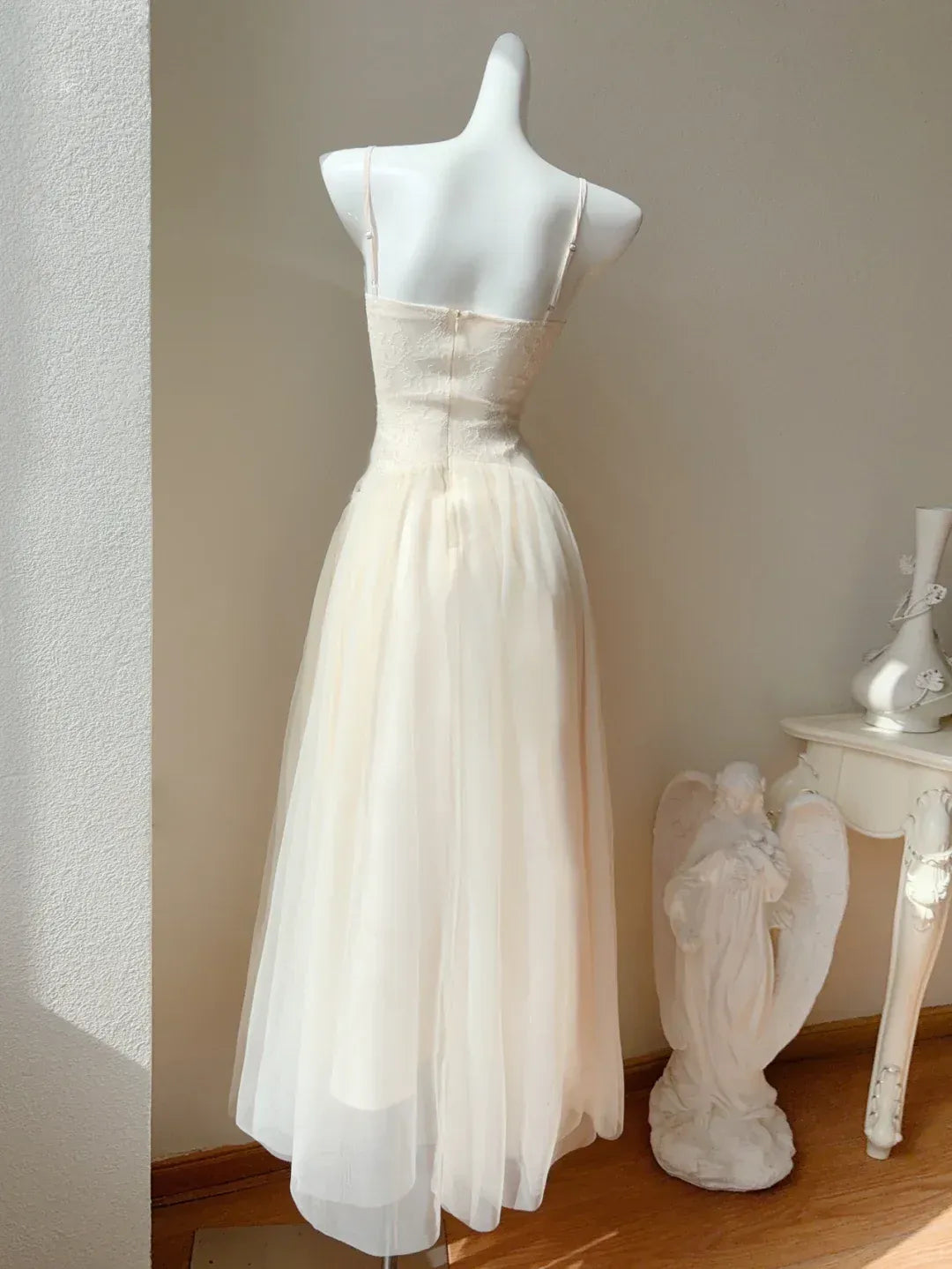 Champagne Tulle Spaghetti Strap Midi Dress – Ruched Waist Sweetheart Neckline Formal Dress