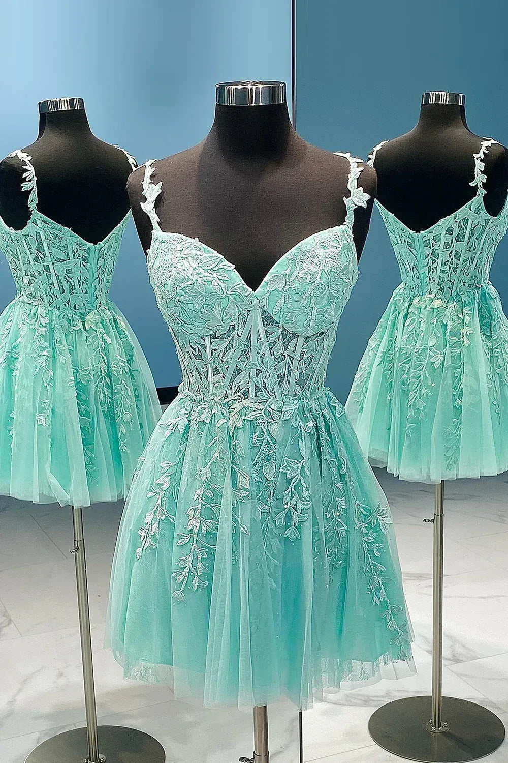 Charming A-Line Sweetheart Floral Lace Navy Blue Homecoming Dresses