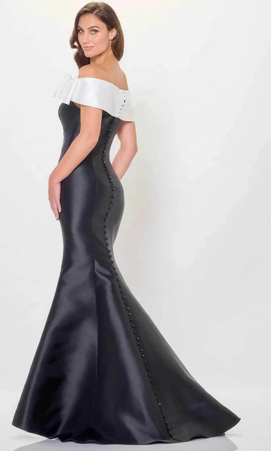 Chic Mermaid Off-Shoulder Button-Back Two-Tone Satin Floor-Length Mother of the Bride Dresses
