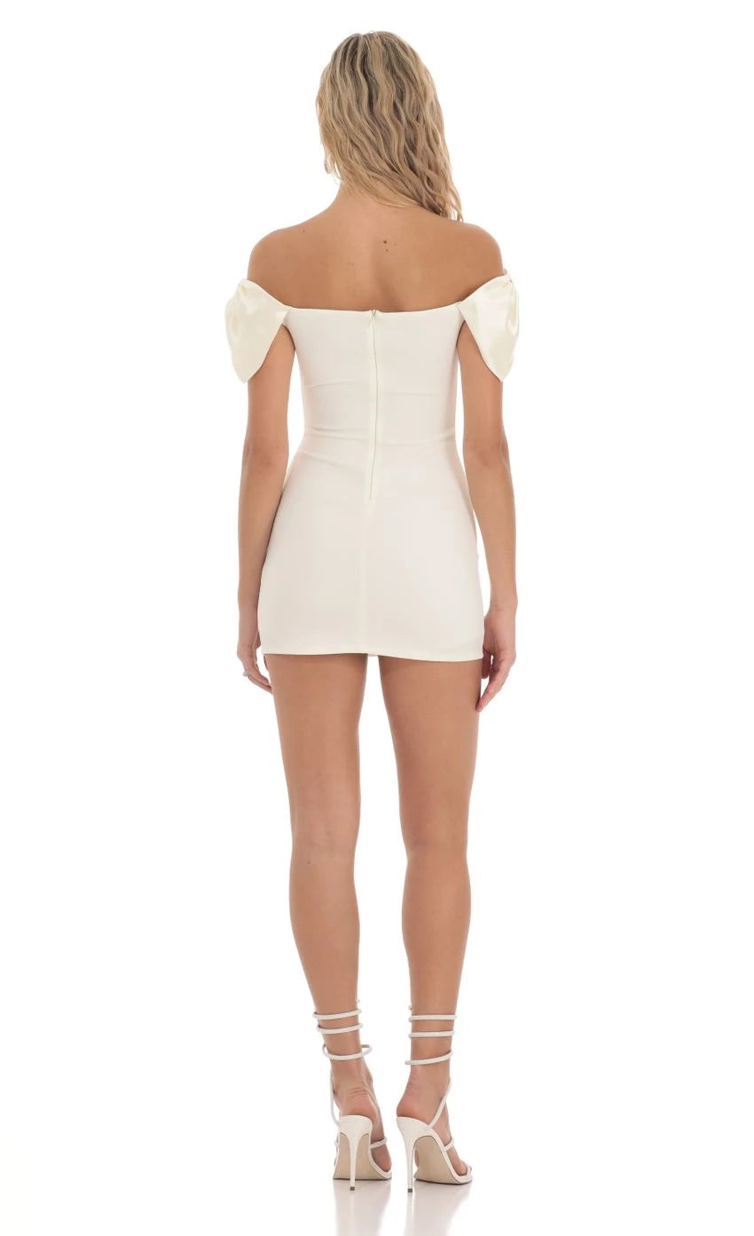 Chic Sheath Off-Shoulder Bow-Sleeve Back-Zip Short Length Homecoming Dresses