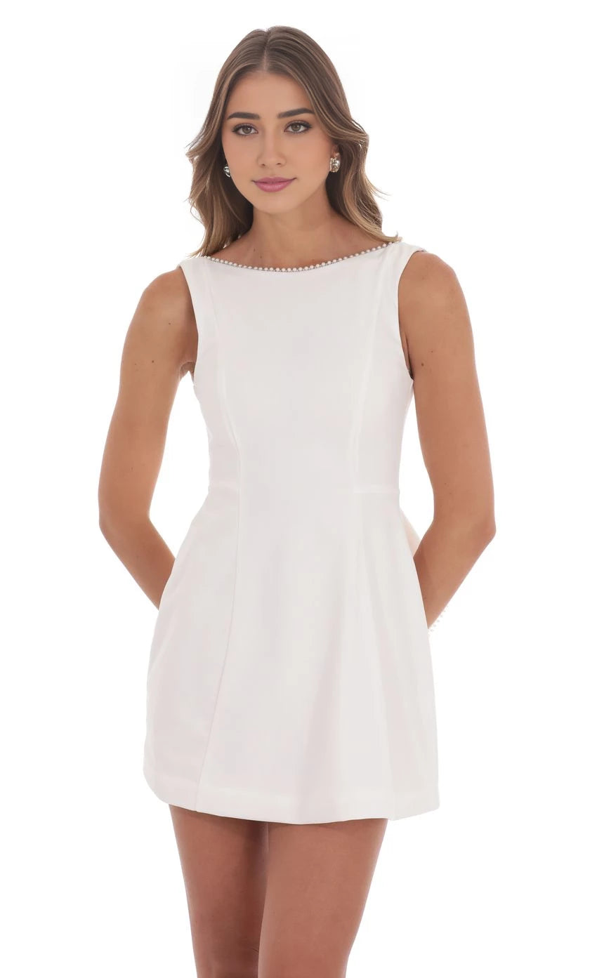 Elegant A-Line Boat-Neck Sleeveless Bow-Back Short Length Homecoming Dresses