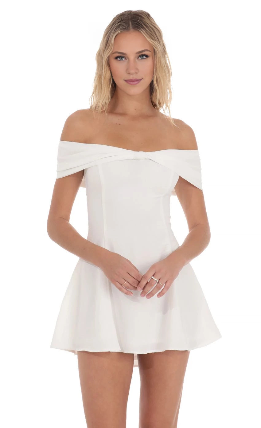 Elegant A-Line Off-Shoulder Short-Sleeve Back-Zip Short Length Homecoming Dresses