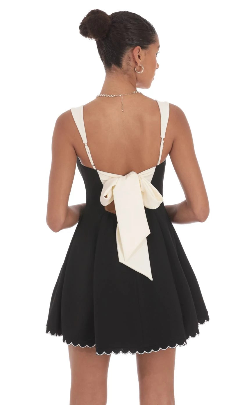 Elegant A-Line Square-Neck Sleeveless Bow-Back Short Length Homecoming Dresses