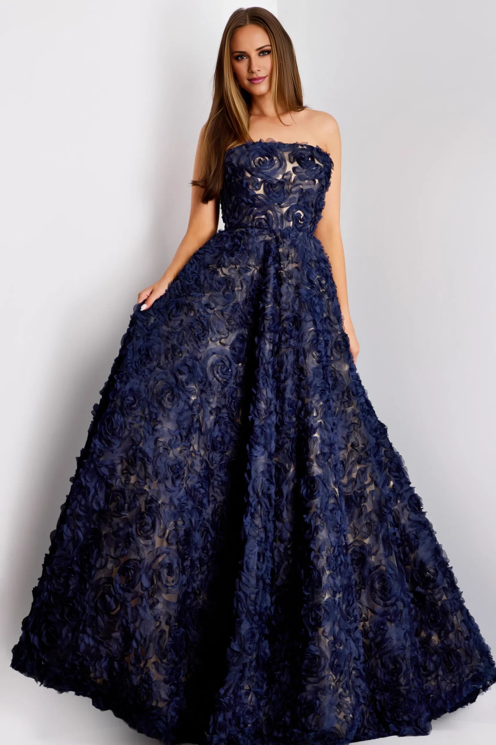 Elegant Ball Gown Strapless Floral-Embellished Long Length Evening Dresses