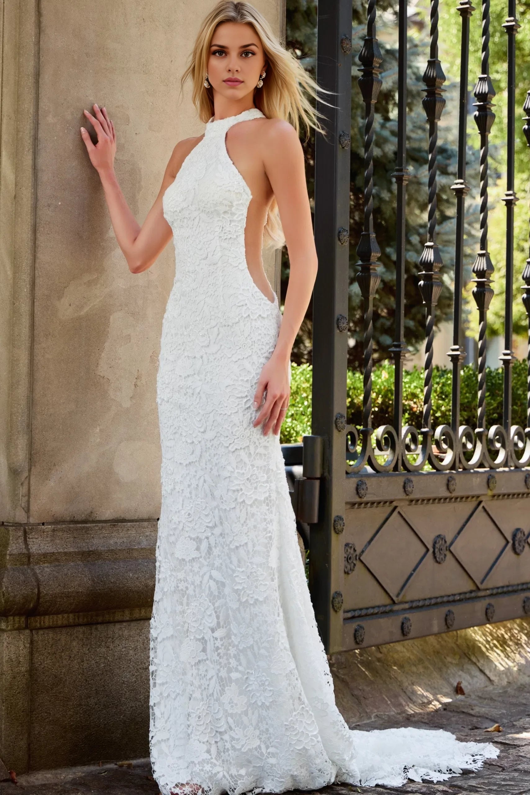Elegant Mermaid Halter-Neck Floral-Lace Cutout-Back Train Length Wedding Dresses