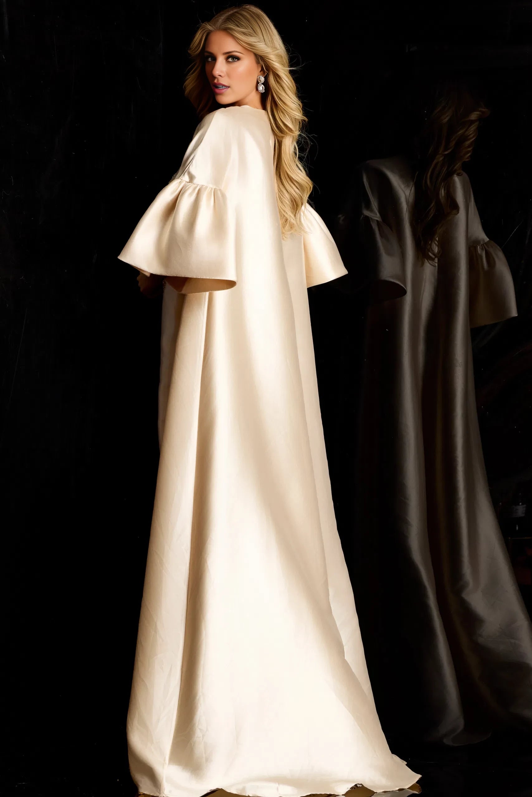 Elegant Mermaid V-Neck Cape-Sleeve Beaded-Accent Long Length Evening Dresses