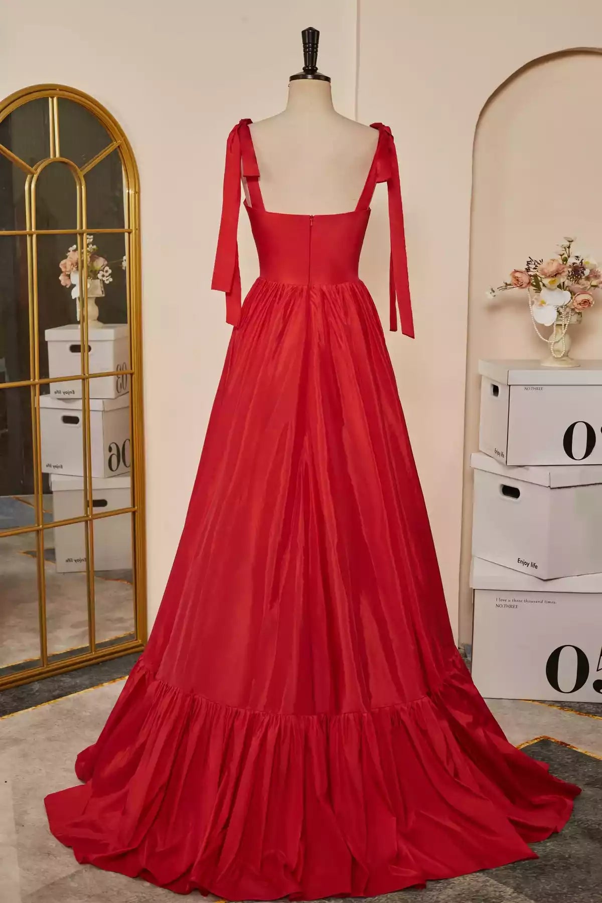 Elegant A-line Sweetheart Strapless Open-back Floor-length Wedding Gown