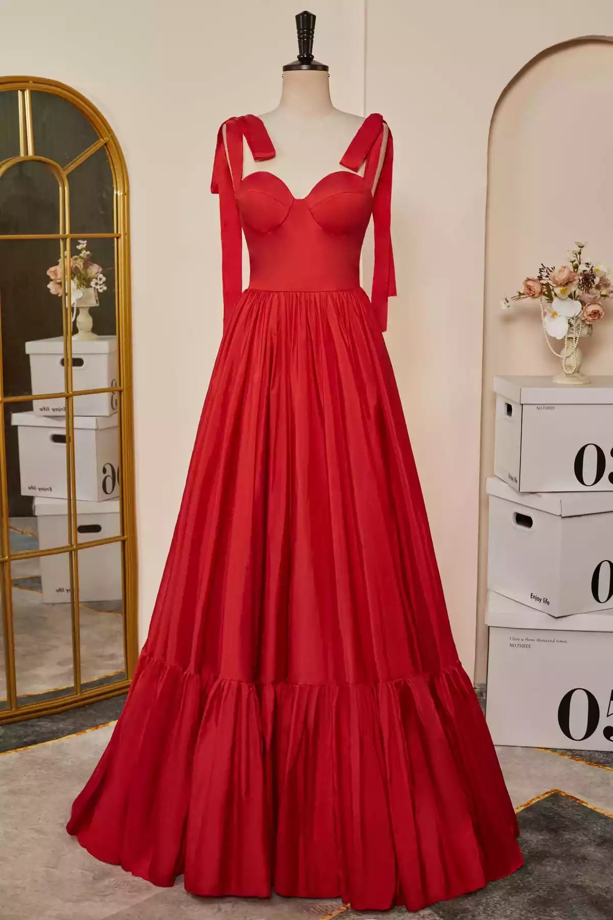 Elegant A-line Sweetheart Strapless Open-back Floor-length Wedding Gown