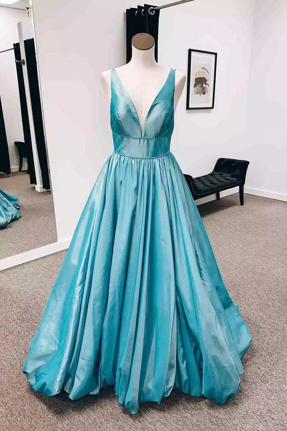 Elegant A-line V-neck Beaded-Strap Open-Back Floor-Length Formal Gown