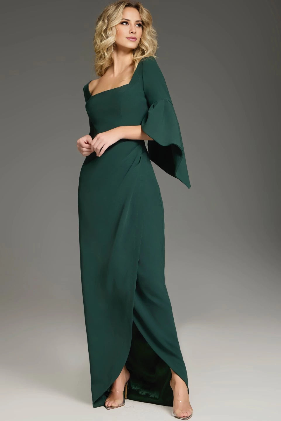 Elegant Floor-Length Gown with Bell Sleeves Evening Dresses