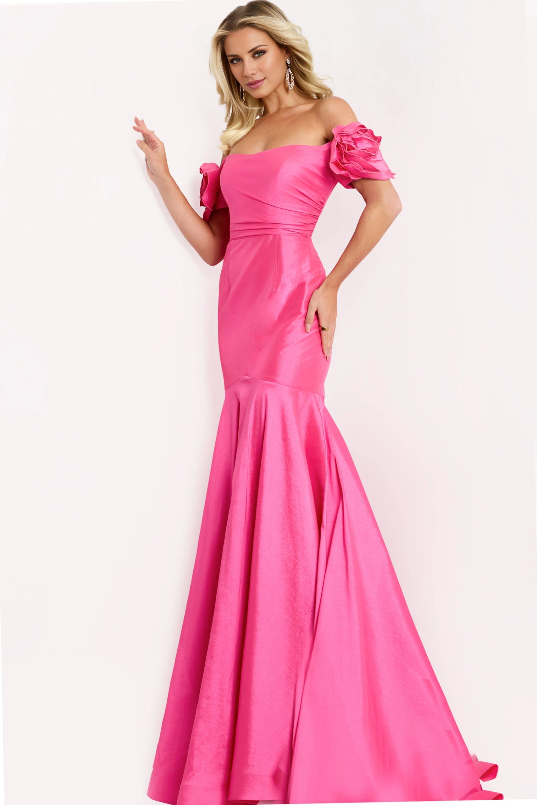 Elegant Mermaid Gown With Off-Shoulder Floral Sleeves Evening Dresses