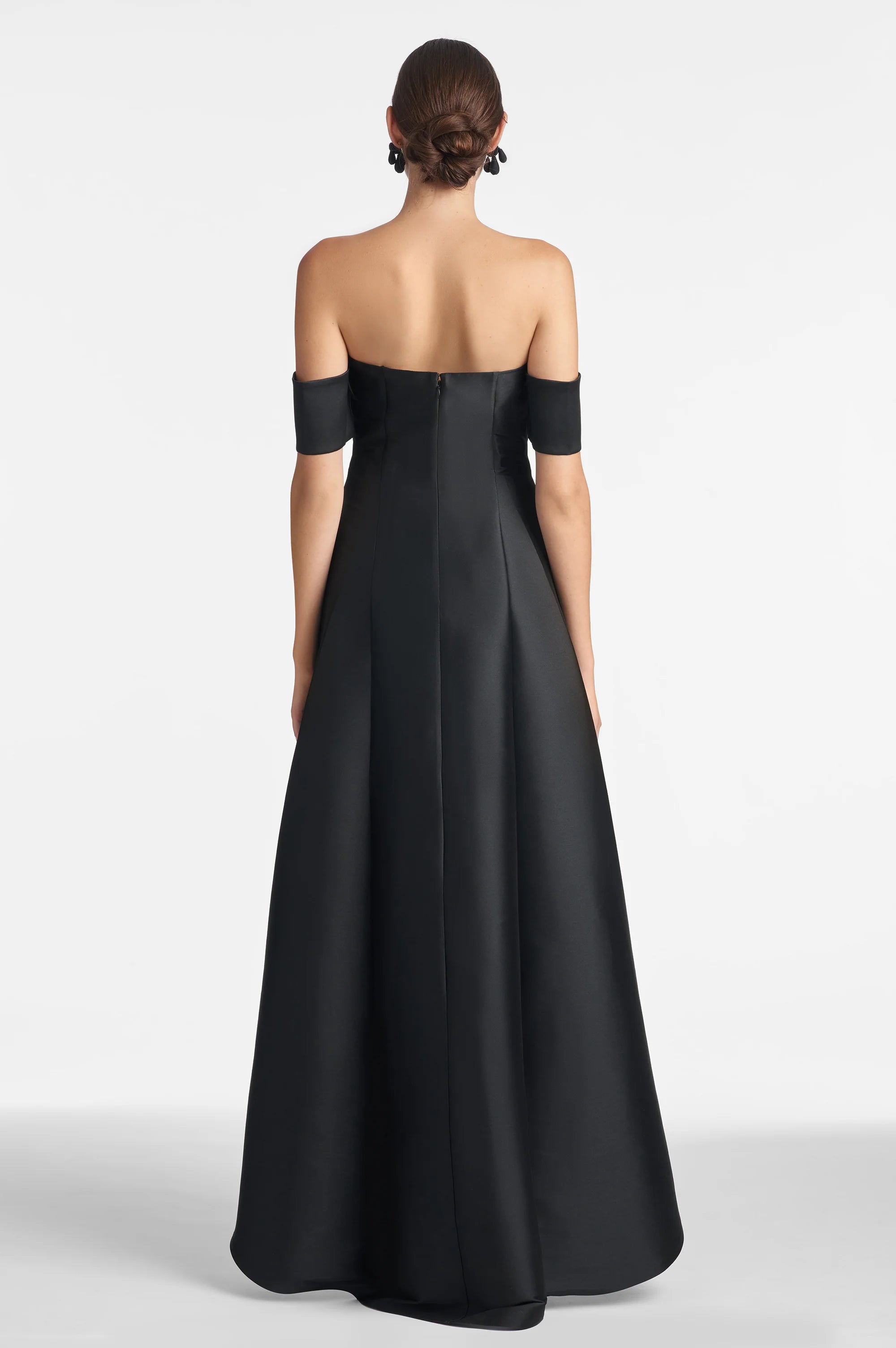 Elegant Navy & Black Satin Mother of the Bride Dresses with Off-the-Shoulder Neck, Short Sleeves and High-Low Hem
