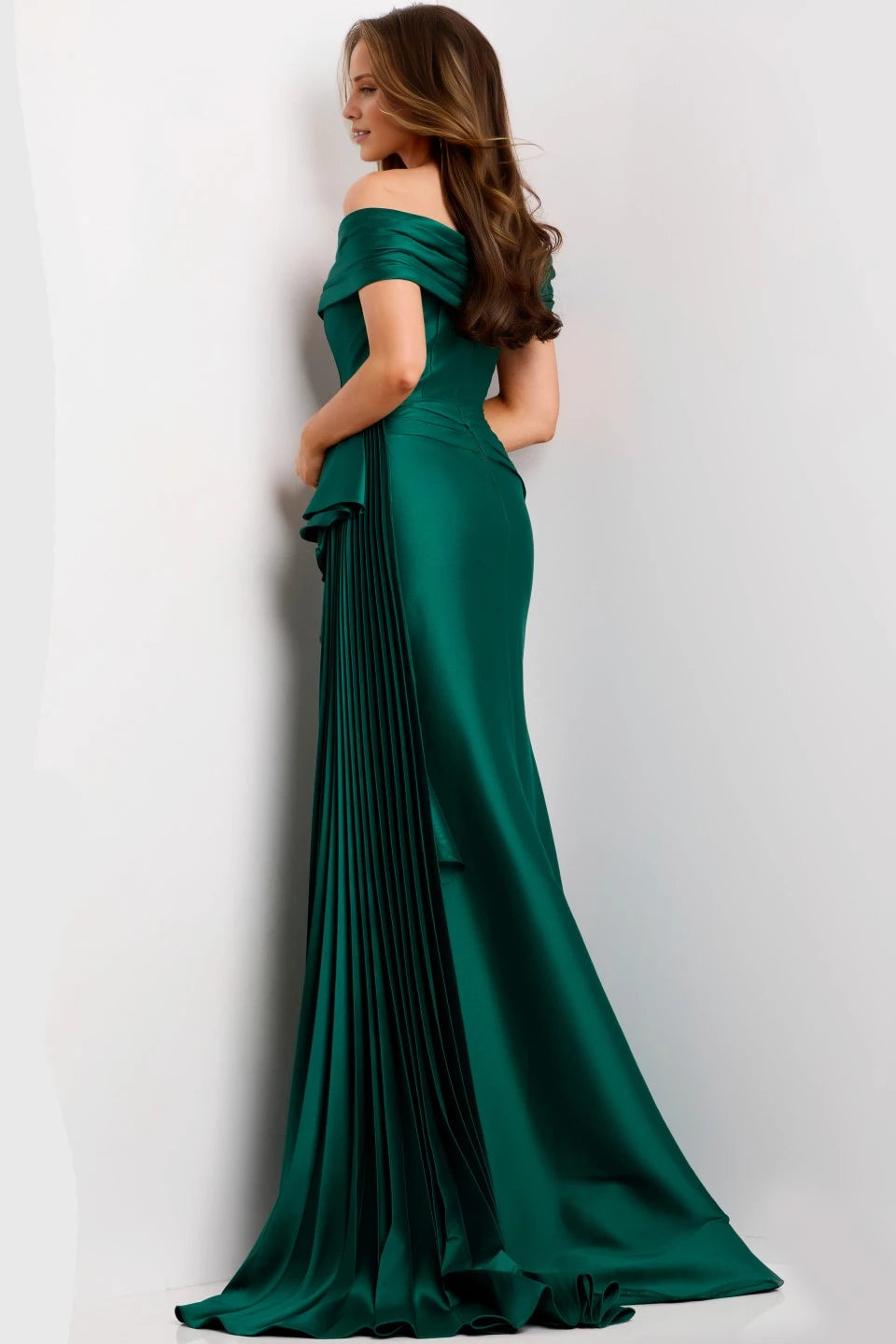 Elegant Off-the-Shoulder Gown with Draped Detail Evening Dresses