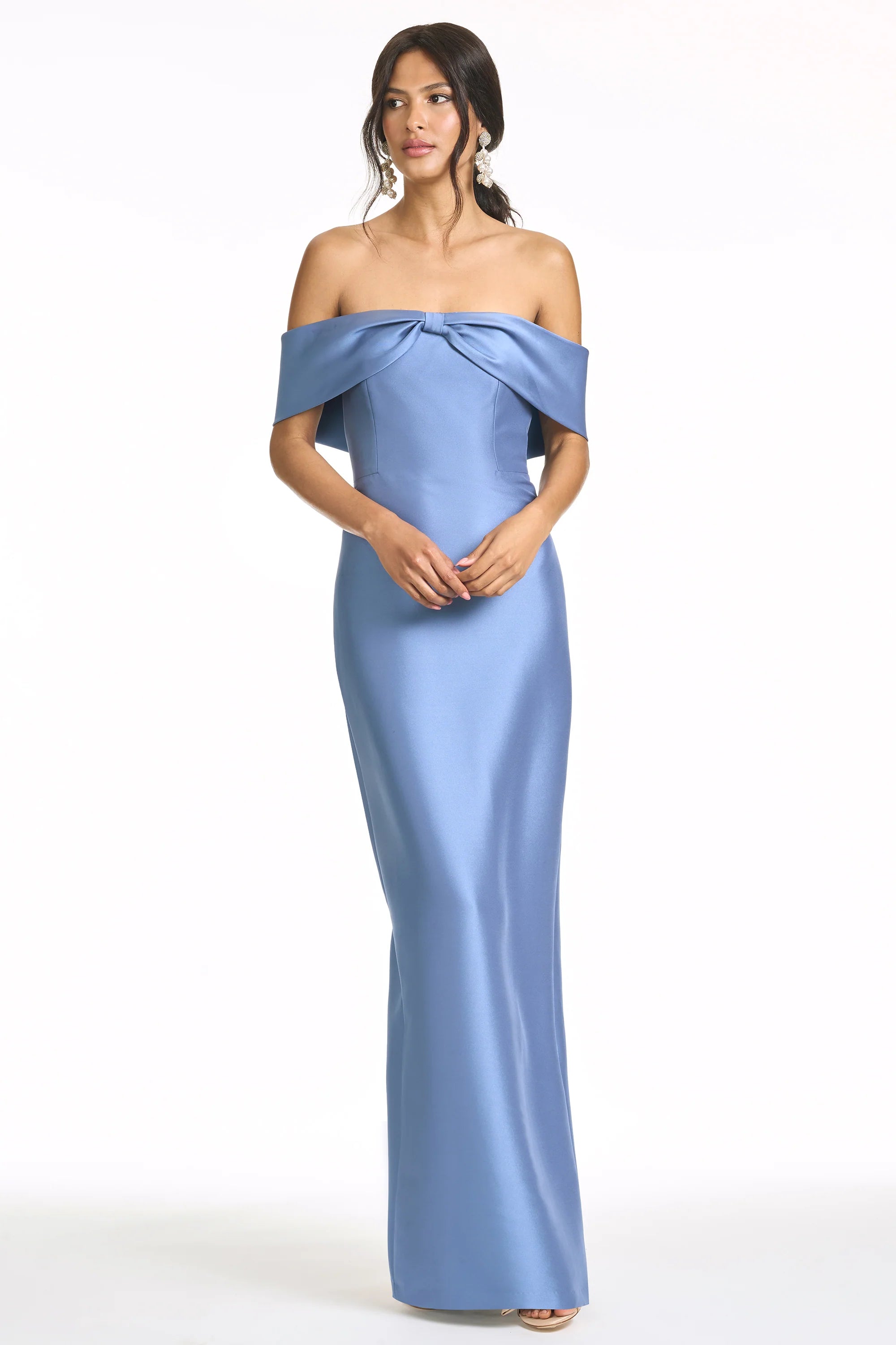 Elegant Off-the-Shoulder Mother of the Bride Dresses with Bow Accent, Back Slit Design and Form-Fitting Satin Mermaid Maxi Silhouette Formal Gown
