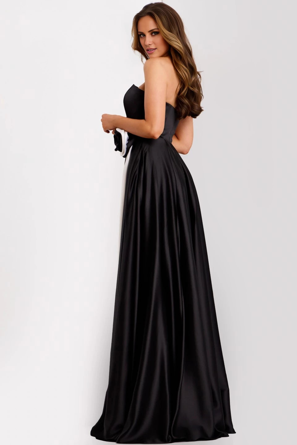 Elegant Strapless Gown with Floral Waist Accent Evening Dresses