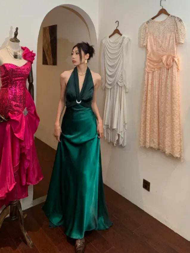 Emerald Green Satin Halter Gown – Deep V-Neck Ruched Waist Formal Dress for Prom & Events