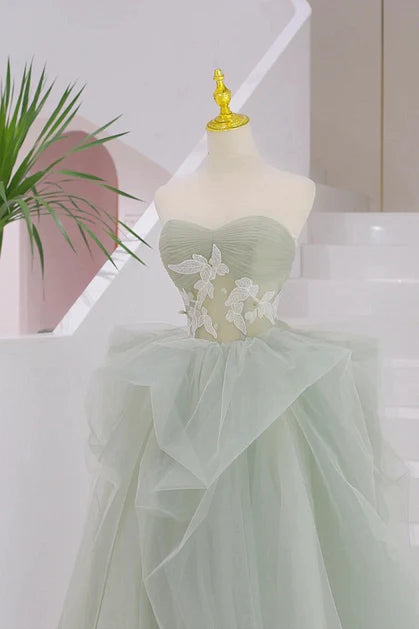 Enchanting Ballgown Strapless Tulle 3D-Butterfly Ruffled Back-Zip Floor-Length Evening Dresses