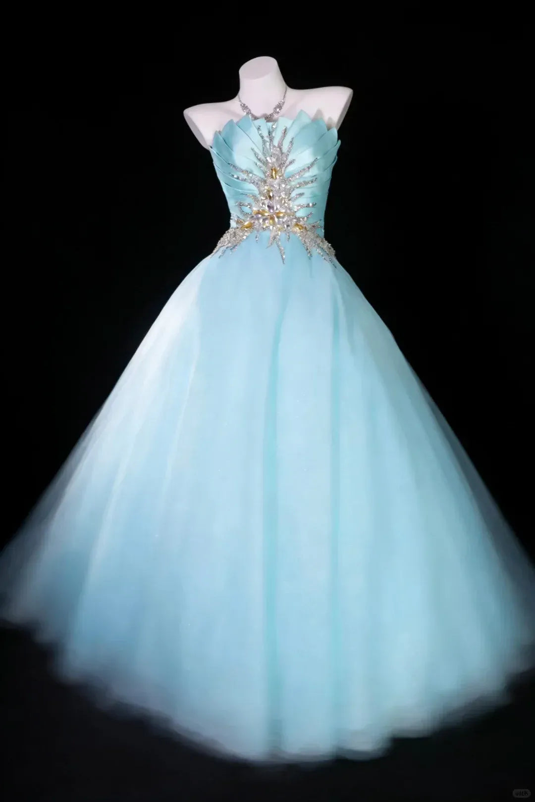 Enchanting A-Line Strapless Crystal-Embellished Sky-Blue Tulle Prom Dresses