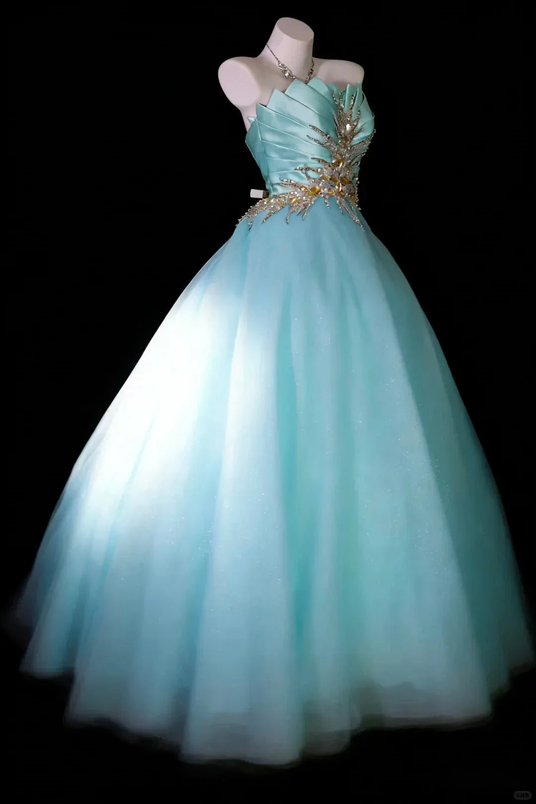 Enchanting A-Line Strapless Crystal-Embellished Sky-Blue Tulle Prom Dresses