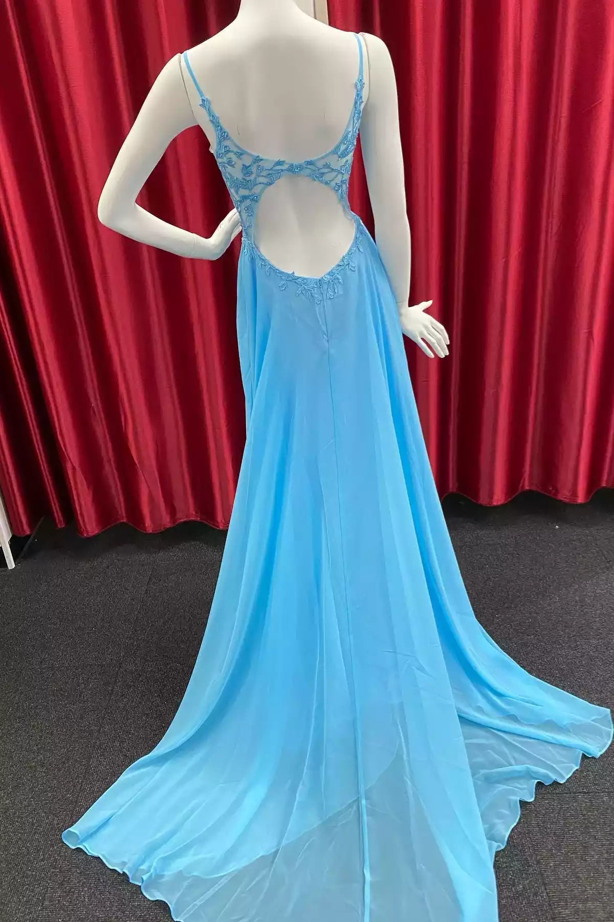 Ethereal A-line Spaghetti-Strap Lace-Cutout-Back Floor-Length Prom Gown