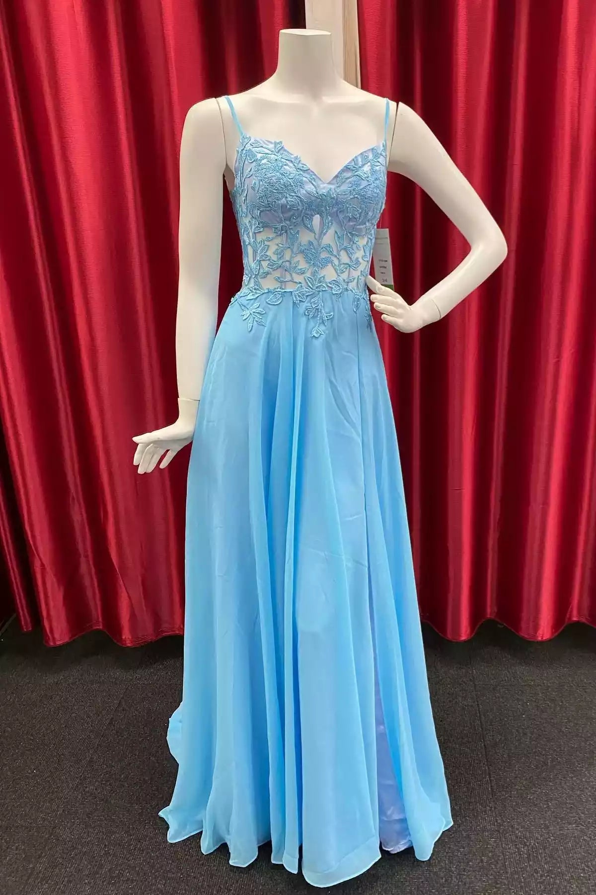 Ethereal A-line Spaghetti-Strap Lace-Cutout-Back Floor-Length Prom Gown