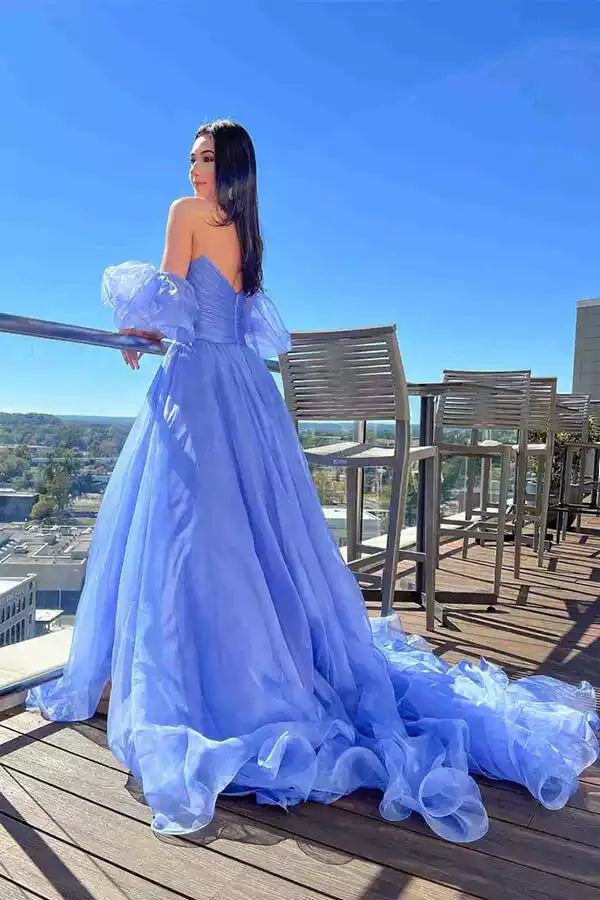 Exquisite flowing chiffon A-line heart-shaped collar with slit bubble sleeves and Prom Dresses on the ground