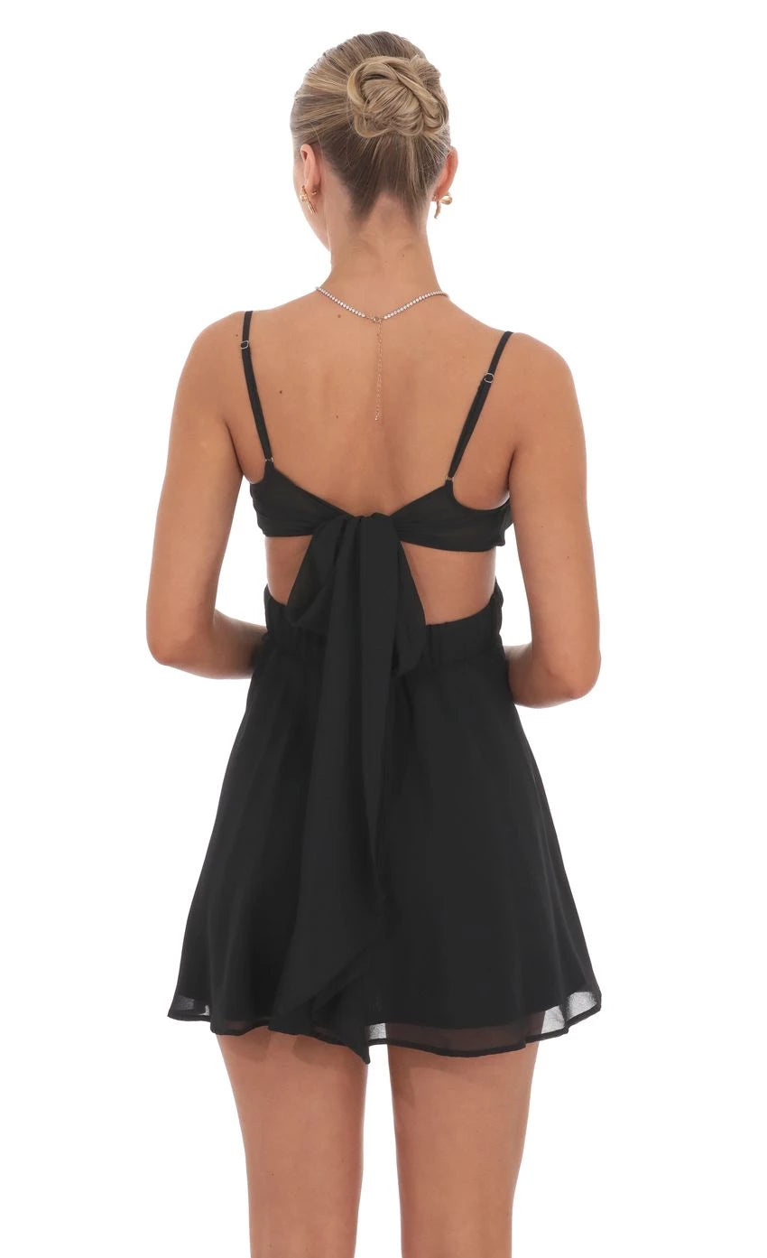 Glamorous A-Line Deep-V-Neck Sleeveless Bow-Back Short Length Homecoming Dresses