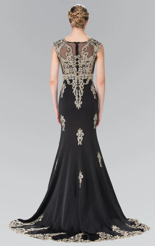 Glamorous Mermaid Crew-Neck Cap-Sleeve Open-Back Black Gold-Embroidered Floor-Length Mother of the Bride Dresses