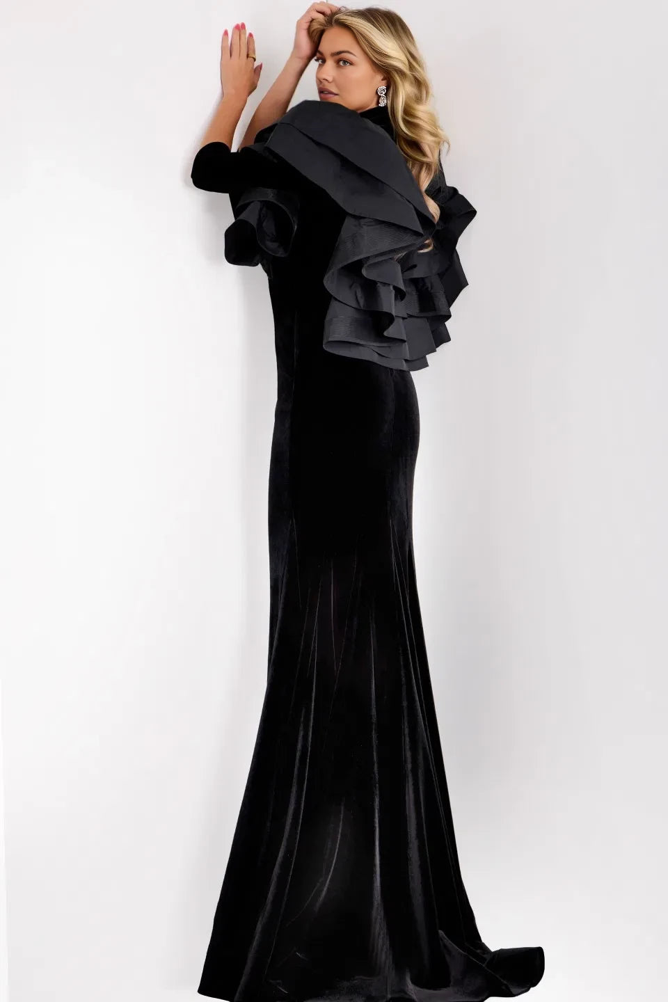 Glamorous Mermaid High-Neck Ruffled-Shoulder Velvet Long Length Evening Dresses