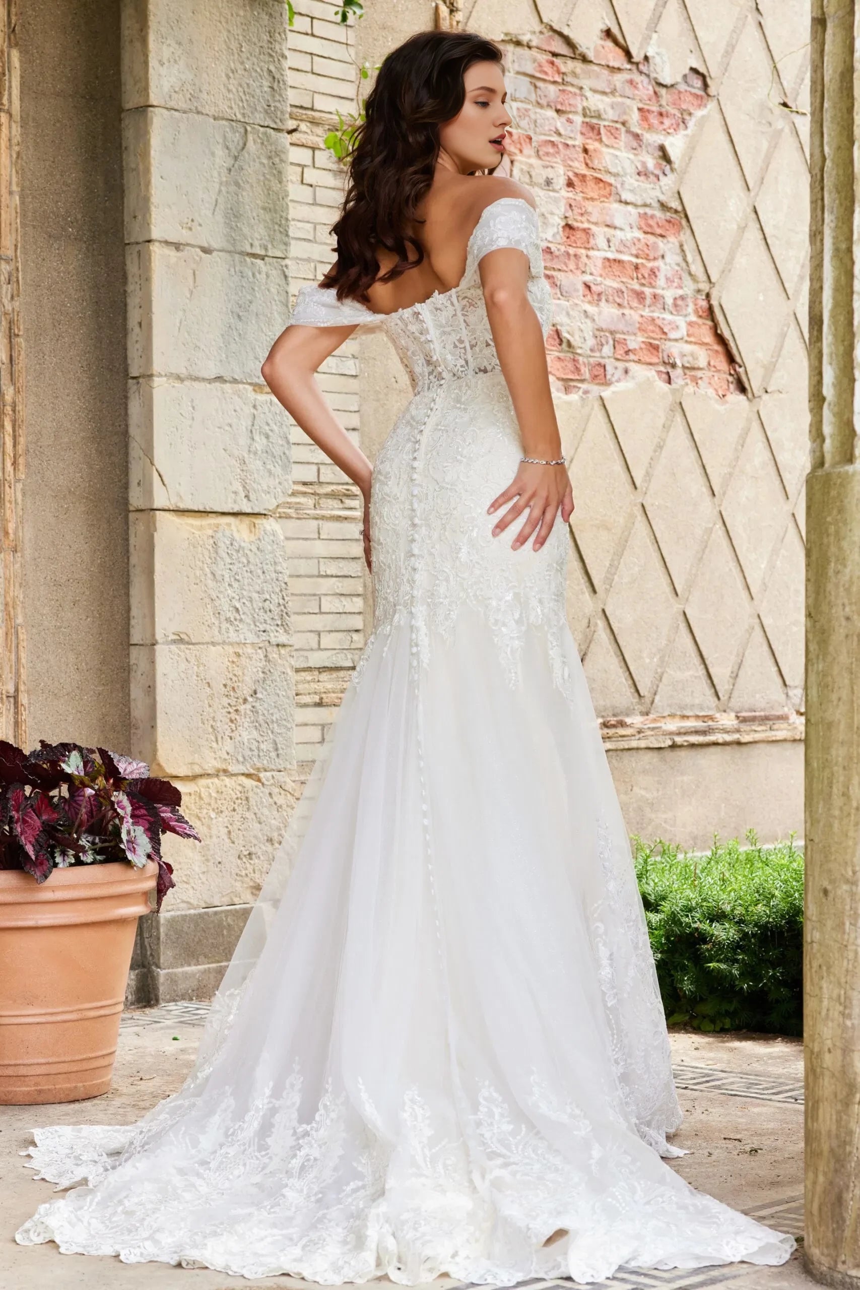 Glamorous Mermaid Off-Shoulder Lace-Embellished Pearl-Button Back Train Length Wedding Dresses