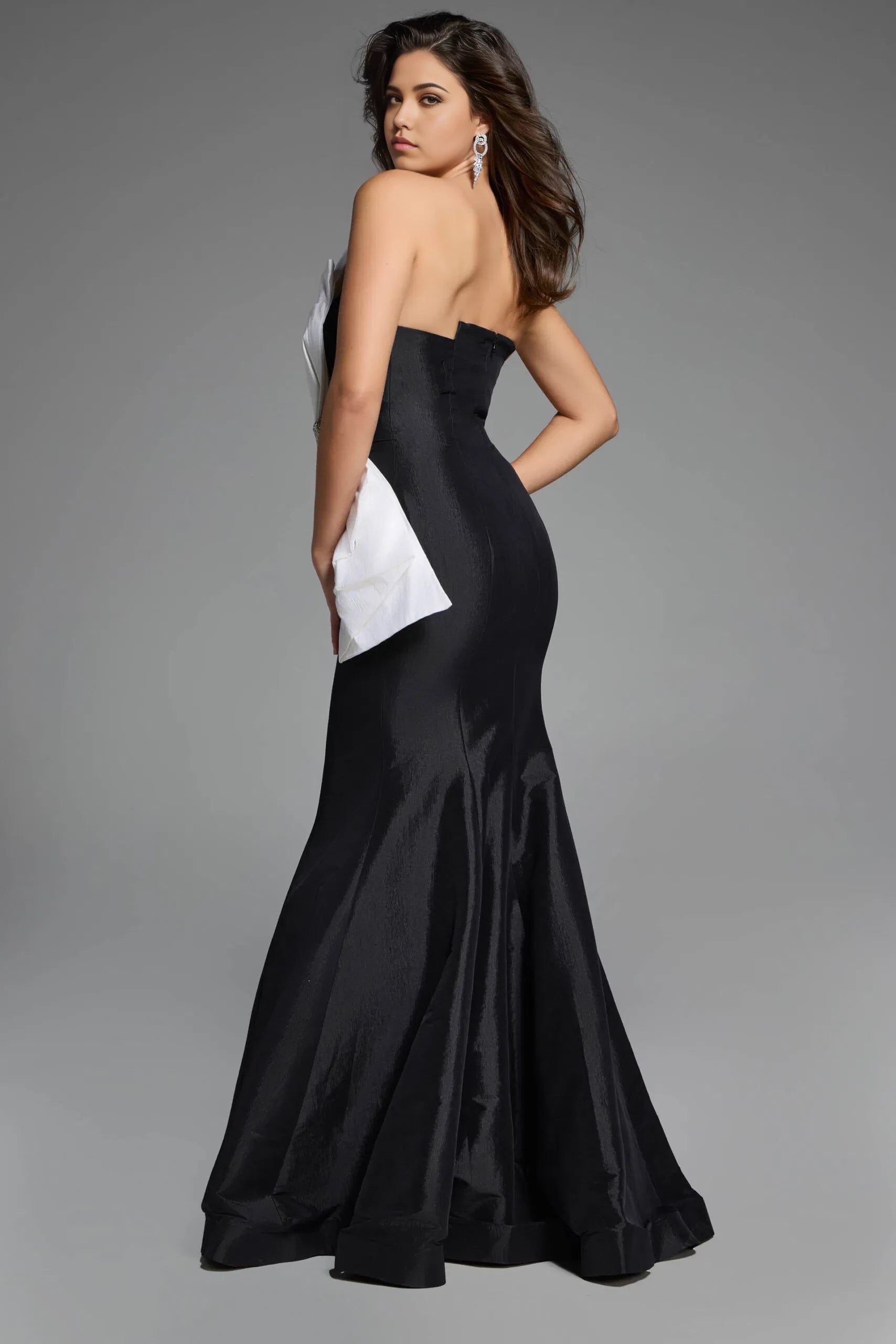 Glamorous Mermaid One-Shoulder Color-Block Bow-Accent Long Length Evening Dresses