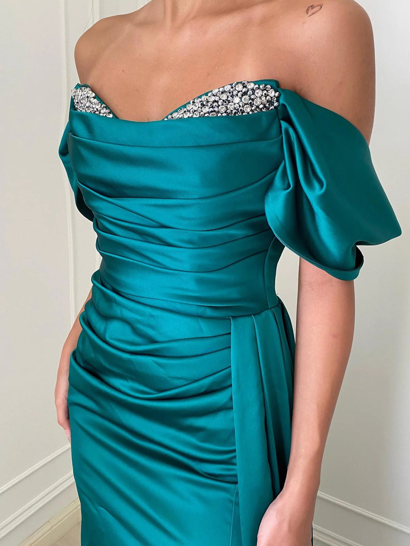 Glamorous Sheath Off - Shoulder Short - Sleeve Zipper Back Floor - Length Evening Gown