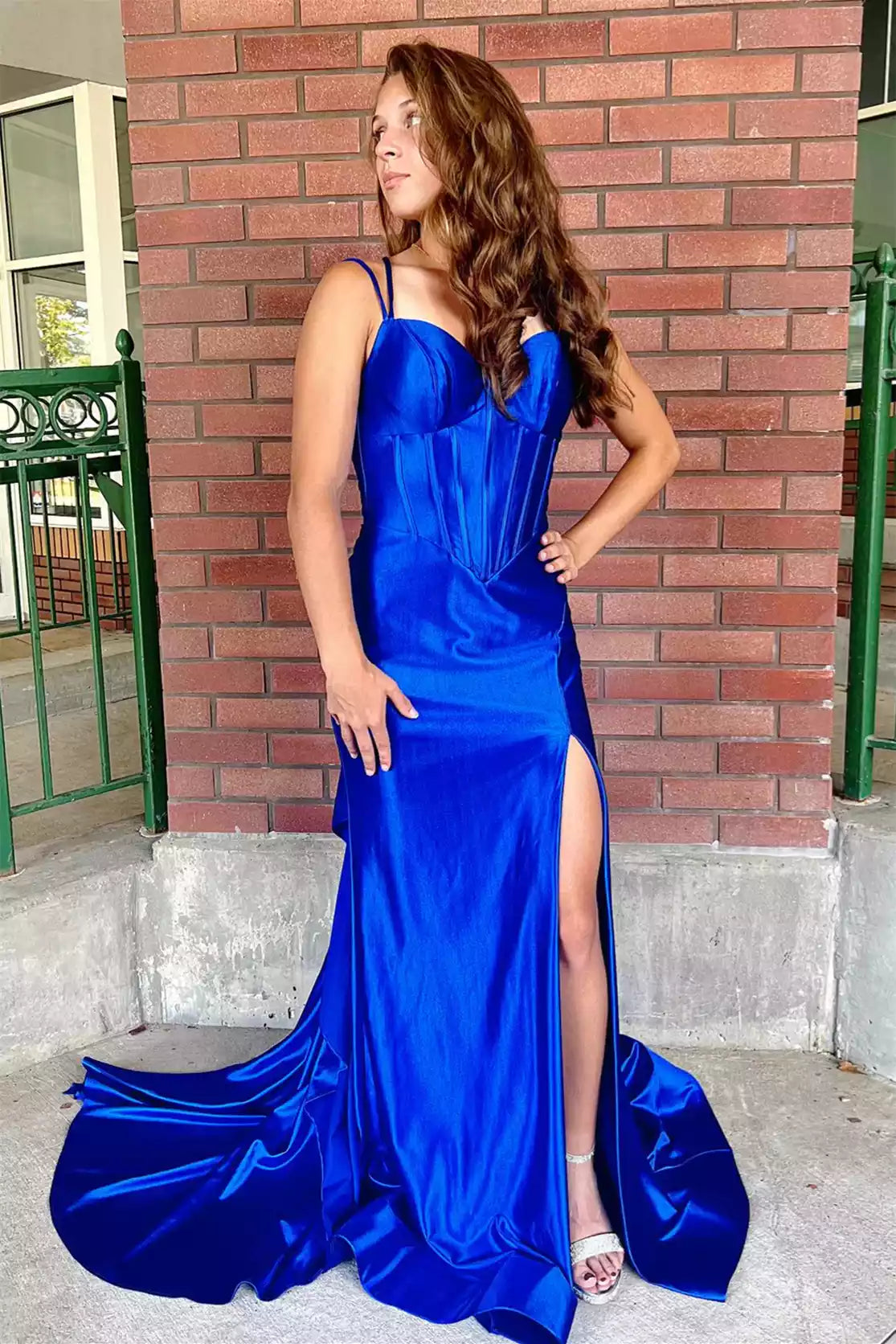 Glamorous Mermaid Sweetheart Spaghetti-Strap Crisscross-Back Floor-Length Prom Gown