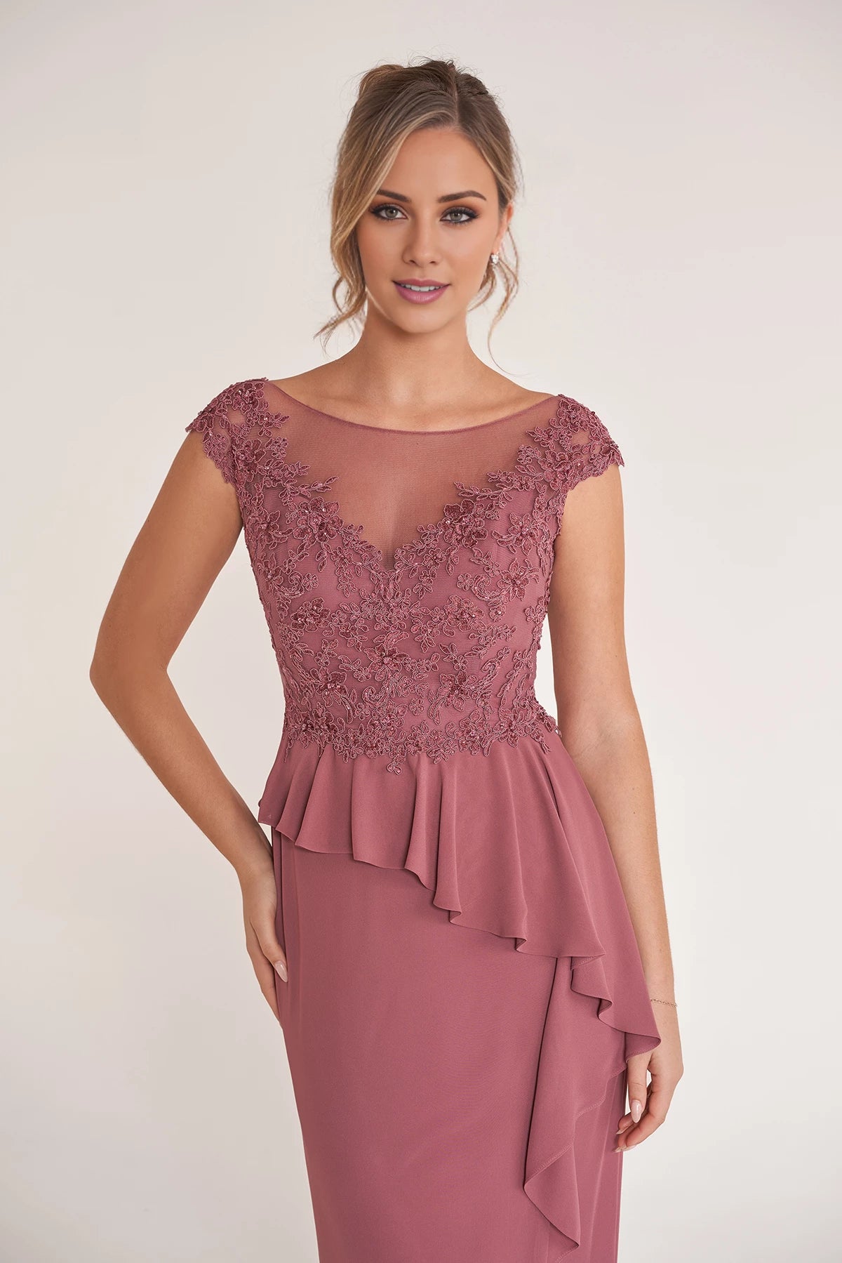 Lovely Embroidery Lace and Chiffon Gown with Boat Neckline and Ruffled Peplum Mother of the Bride Dresses