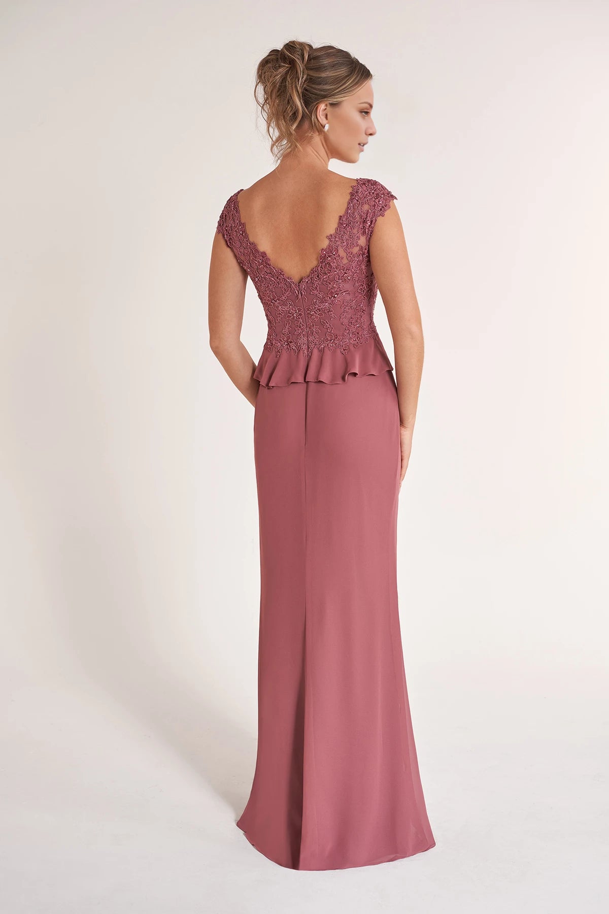 Lovely Embroidery Lace and Chiffon Gown with Boat Neckline and Ruffled Peplum Mother of the Bride Dresses