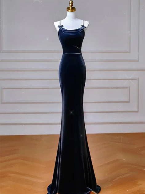 Luxurious Mermaid Spaghetti-Strap Velvet Cross-Back Lace-Up Train Length Evening Dresses
