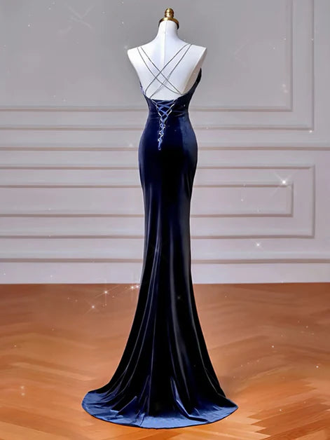 Luxurious Mermaid Spaghetti-Strap Velvet Cross-Back Lace-Up Train Length Evening Dresses