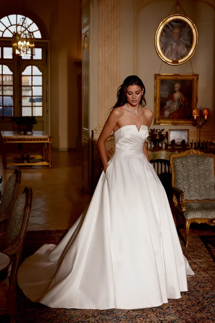 Modern A-Line Gown with Strapless Notch Neckline Wedding Dresses