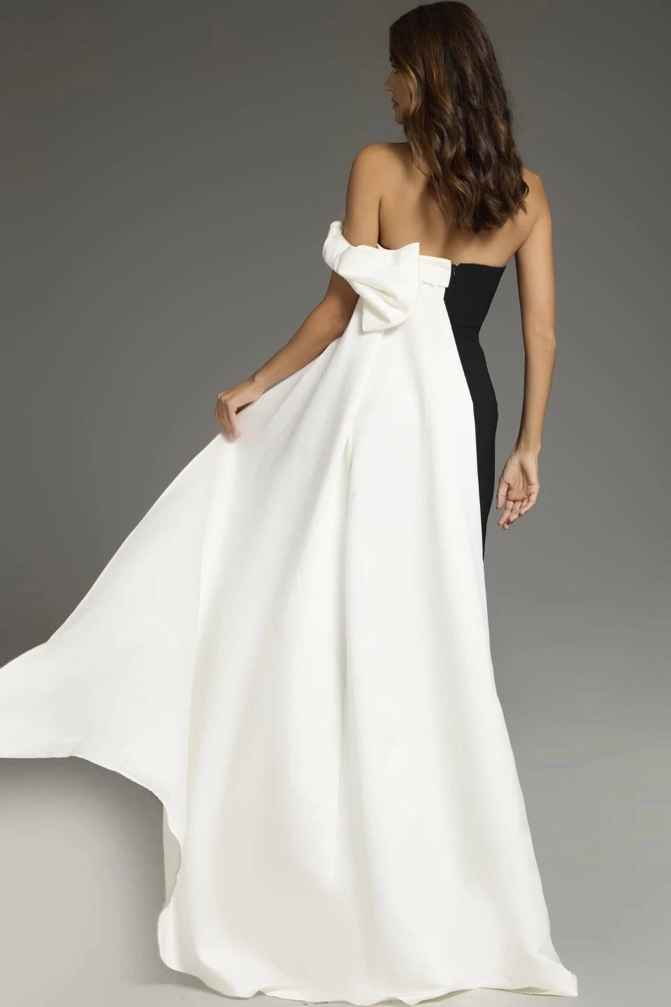 One-Shoulder Cape Gown with Elegant Bodice Evening Dresses