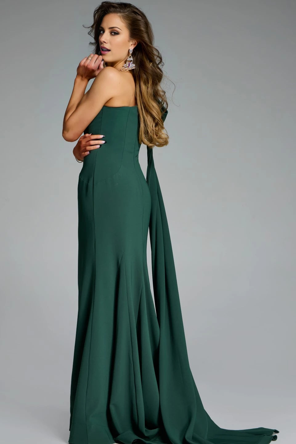 One-Shoulder Mermaid Gown with Draped Bow Detail Evening Dresses ﻿