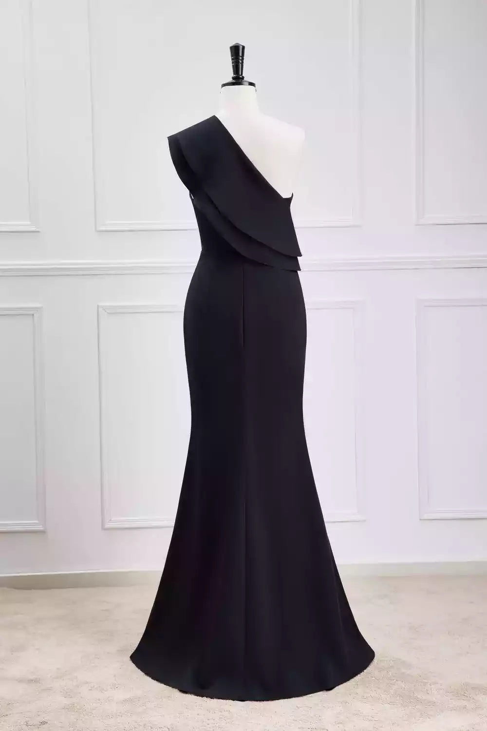 Opulent Black Satin Gown with One-Shoulder Ruffle & Mermaid Silhouette